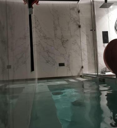 Babilafuente Apartment | Elegant Suite Acqua: Rated 9.4 with Pool and Spa