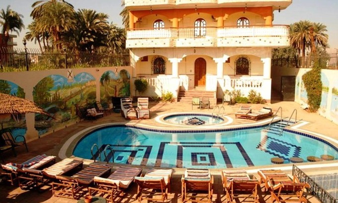 Luxor Apartment | Eco-Friendly Escape at Leyla Resort with Pool & Breakfast