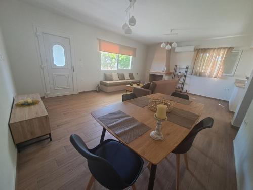 Monemvasia Apartment | Leylands yard