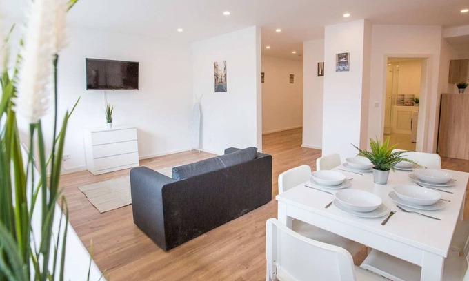 Langen Apartment | Spacious Family-Friendly Apartment in Langen - 3 Bedrooms