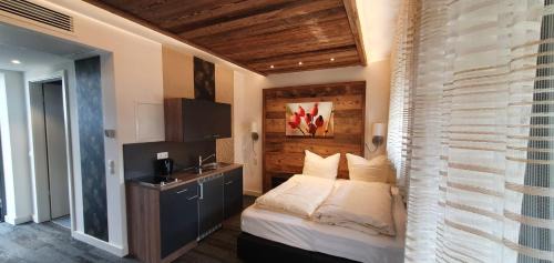 Kueps Hotel | Unwind at LH Boardinghouse GmbH - Pet and Child Friendly Stay