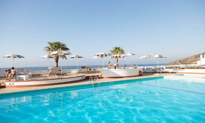 Castelsardo Hotel | Relax at LH Pedraladda Resort: 4-Star Spa & Pool Retreat