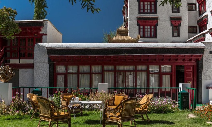 Leh Hotel | Top-Rated LHA-RI-MO Hotel with Family-Friendly Amenities