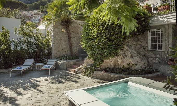 Marina Piccola Cottage | Relax at LHP Suite Executive Cottage Capri with Breakfast