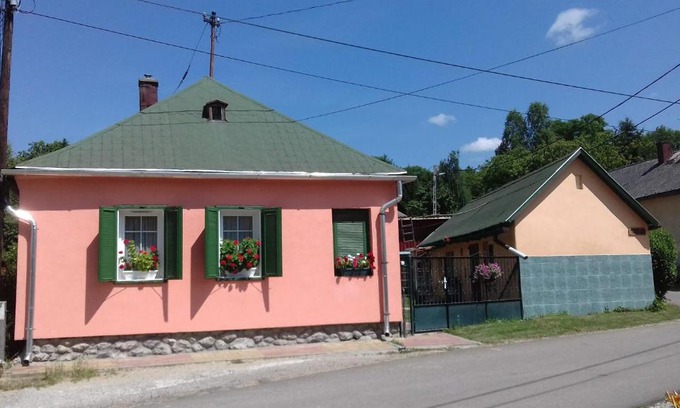 Szilvasvarad Apartment | Pet-Friendly Retreat at Liána Vendégház - Rated 9/10
