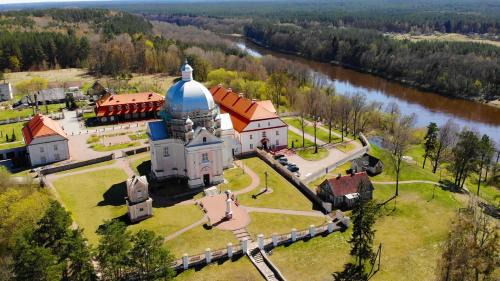 Alytus county Bed & Breakfast | Discover Liškiavos Vienuolyno Ansamblis: Family-Friendly Retreat