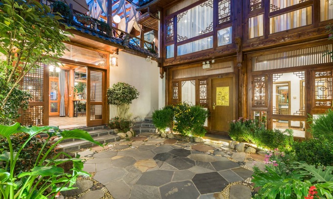 Shuhe Old Town House | Explore Li Jiang Tang Feng Yard No.4: Family-Friendly Stay