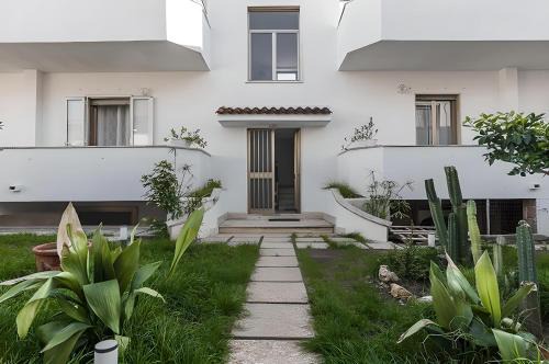 Mondragone Apartment | Pet Friendly Liammare with Private Beach & Ocean Views