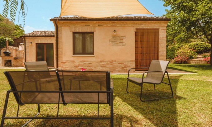 Monsampietro Morico Apartment | Discover Libeccio: Nature Retreat Amidst Marche Hills