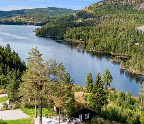B House | Libeli: Breathtaking Views & Relaxing Jacuzzi Experience