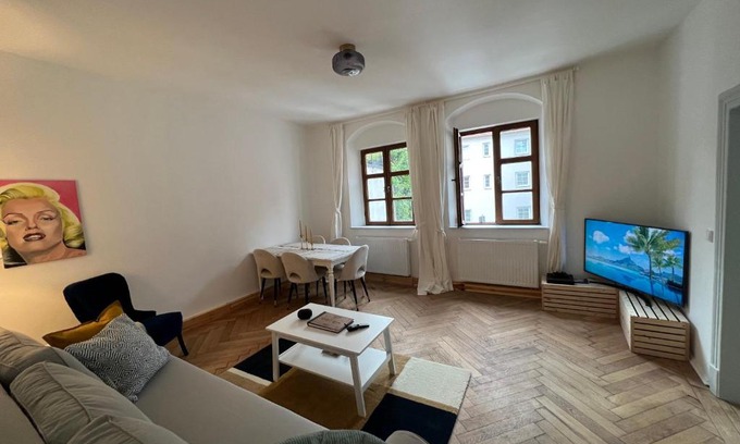 Innenstadt Apartment | Discover LIBORIA II: Historic Living in Augsburg's Heart