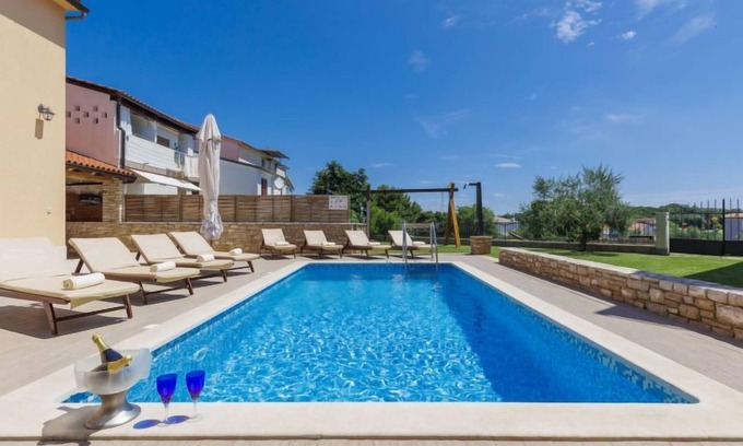 Stinjan House | Relax at Licardo by Interhome: Oceanfront & Spa Retreat