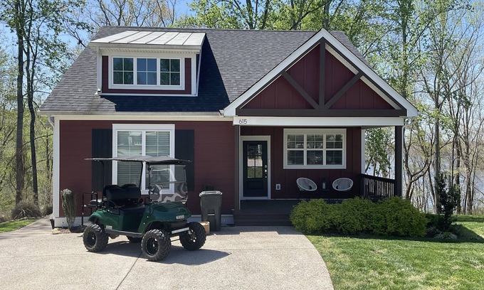 Tullahoma Cottage | Escape to "License To Chill": Lake Cottage with Scenic Views
