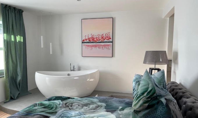 Guetersloh Apartment | Bright Design Apartment in Gütersloh - Guest Rated 9.7/10