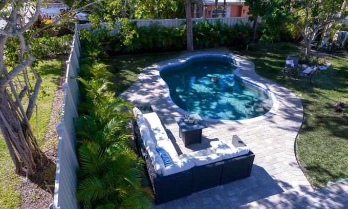 Sarasota Villa | Oceanfront Lido Beach Villa - Guest Rated 10/10 with Pool