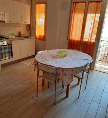Lido degli Estensi Apartment | Pet-Friendly Estensi: Highly Rated Getaway for Families