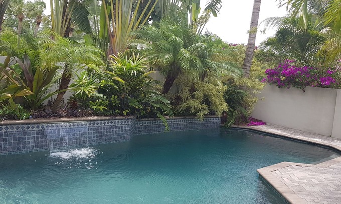 Sarasota House | Beachside Getaway: Lido/Sarasota Home with Heated Pool