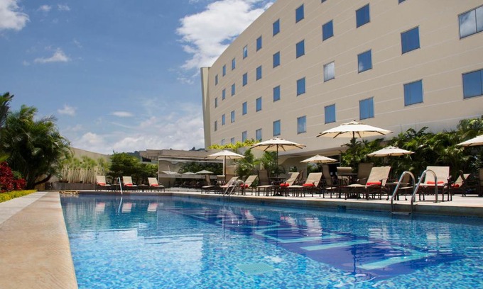 San Cristóbal Hotel | Elegant Lidotel San Cristóbal: 5-Star Comfort Awaits