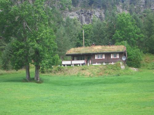 Tokke Ski Chalet | Discover Lie Hytteutleige: 9/10 Rated Oceanfront Retreat