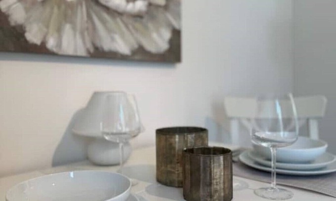 Grunhof Apartment | Beautifully Designed Apartment Near Hamburg's Attractions