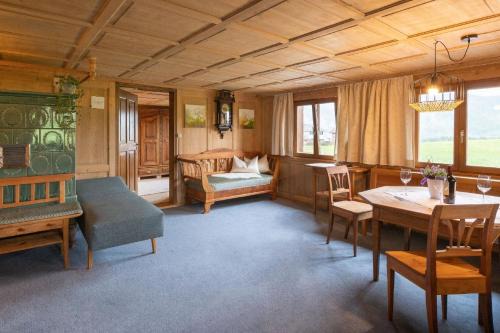 Schwarzenberg Apartment | Liebevoll sanierte Wohnung in einem alten Bregenzerwälderhaus