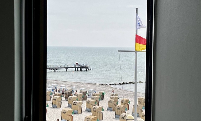 Groemitz Hotel | Discover Surf Rescue Club: Family-Friendly with Dining Options