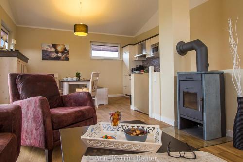 Lietzow Apartment | Cozy Lietzow Appartementhaus Möwe with Ocean View & Kitchen