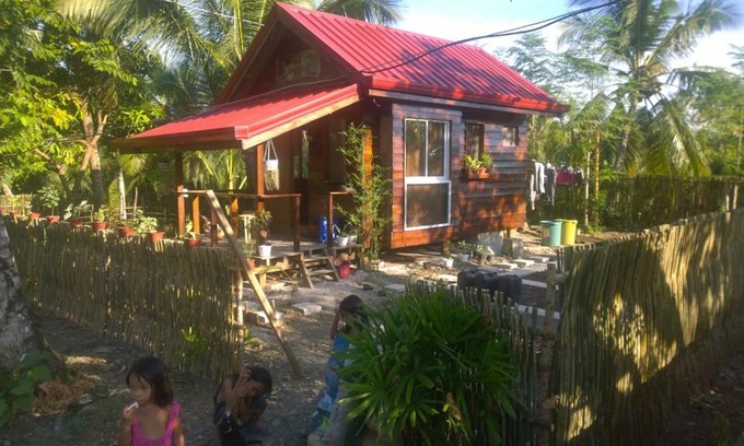 Balangiga House | Pet-Friendly Retreat: Liezl Tiny House for Family Getaways