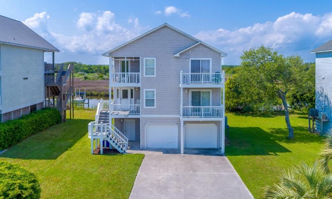 Ocean City Beach House | Experience Life At The Beach with Poolside Fun
