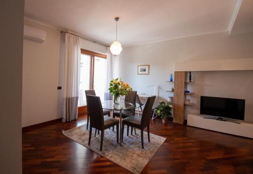 Torrino Apartment | New Intero Appartamento EUR Torrino: Pet-Friendly & Family Ready