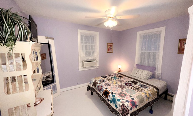 Ventnor City House | Relax at the Beach: Pet-Friendly Home with Ocean Views