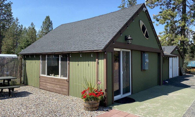 Loon Lake Cabin | Experience Life on Loon Lake with Oceanfront Views