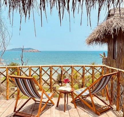 Quy Nhon House | Beachfront Bliss: Rated 9.3 with Pool and Ocean Views