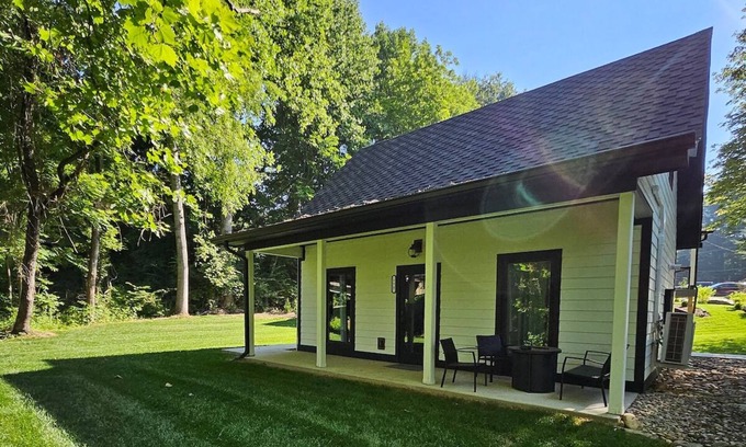 Brevard Cabin | Discover Life's Beary Good Cottage: Family-Friendly Retreat