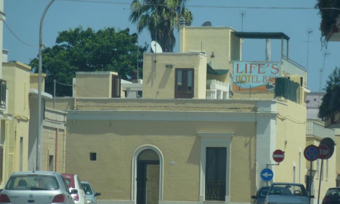 Minervino di Lecce Bed & Breakfast | Pet-Friendly Comfort at Life's Hotel B with Breakfast Included