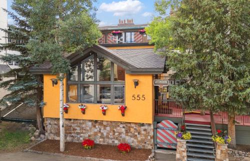 Vail House | Relax at Lift House Lodge: Premium Studio in Lionshead