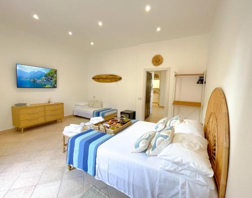 Anzio Apartment | LIGEA APARTMENT - Bright Mediterranean Home with Bali-Inspired Touches - Central Anzio near Sea, Train and Bus Station