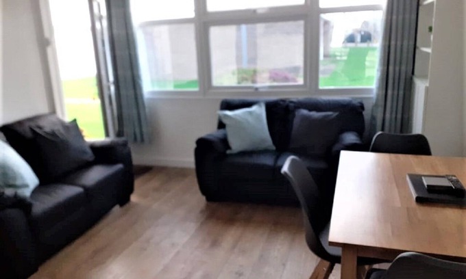Great Yarmouth Ski Chalet | Bright Chalet Steps from Beach with Pool & Family Amenities