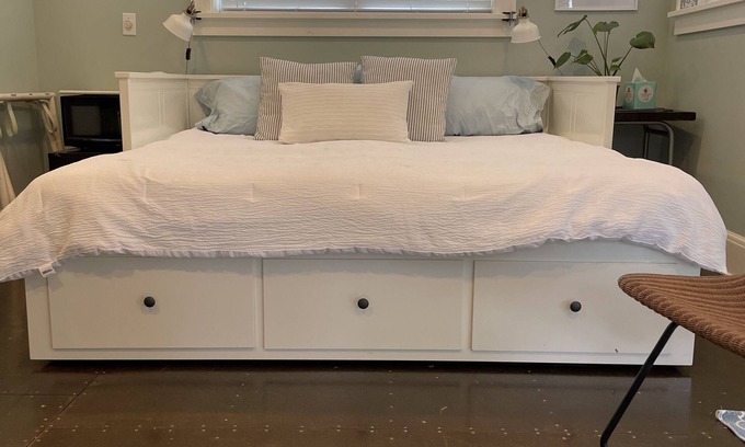 University District Apartment | Bright University District Studio with Kitchen - Guest Rated 9.8