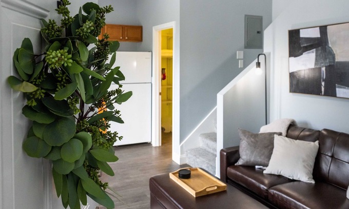 Manchester Apartment | Bright Loft Apartment Steps from Downtown MHT Amenities