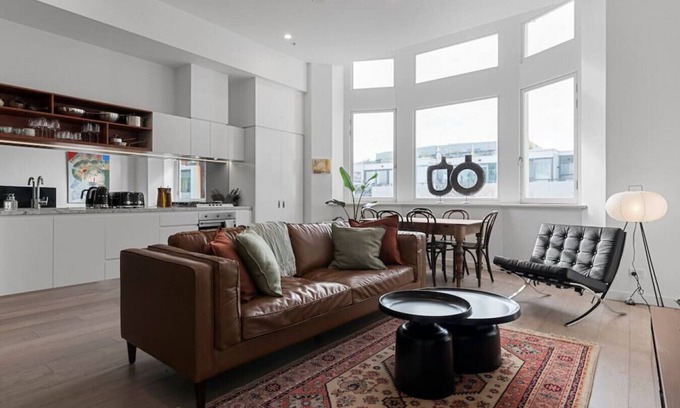 Fitzroy Apartment | Bright Artistic Retreat with Family-Friendly Amenities