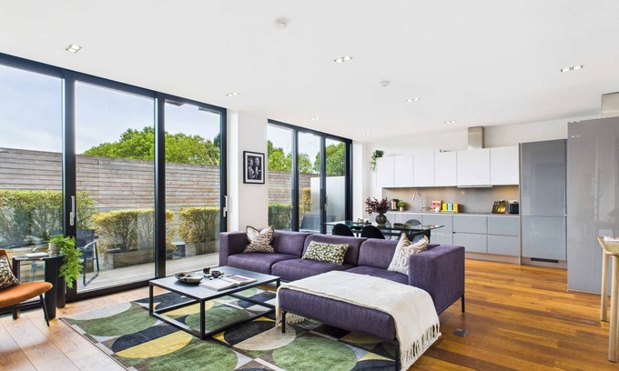 Camden Town Apartment | Light-filled Camden Town Terrace Apartment