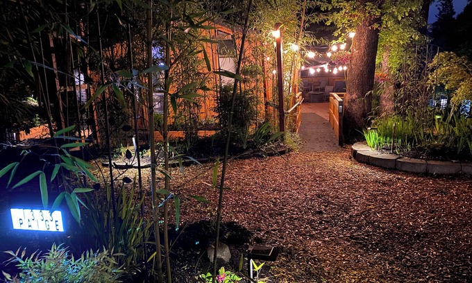 Western House | Bright and Inviting "Summers' Love" Family Retreat