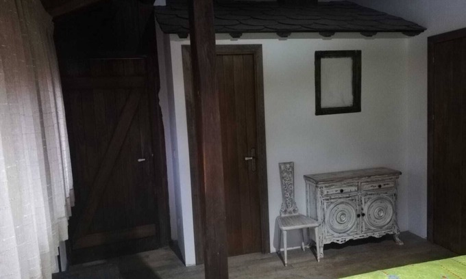 Rubia House | Bright and Inviting LIGHT Room with Spa and Breakfast