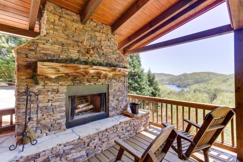 Necowa Cove House | Unforgettable Stay at Light's Mountain Lake Overlook