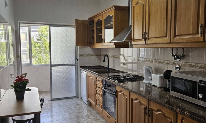 Cova da Piedade Apartment | Light Spacious Almada Apartment