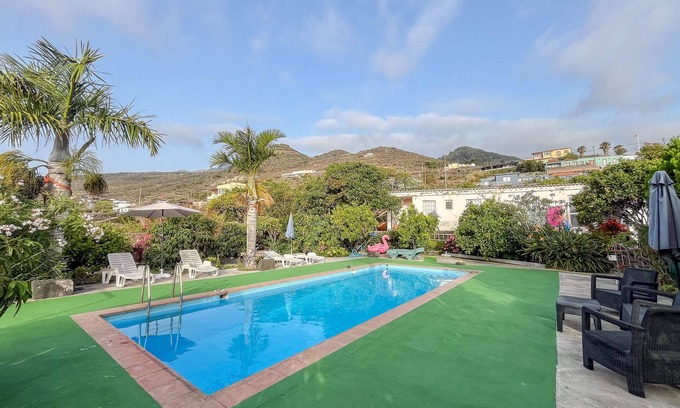 Callejones Apartment | Relaxing Lightbooking Luymar with Pool in Villa de Mazo