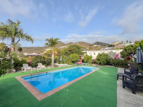 Callejones Apartment | Relaxing Lightbooking Luymar with Pool in Villa de Mazo