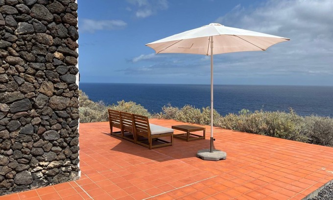 Frontera House | Oceanfront Retreat at Lightbooking Villa Charco Azul