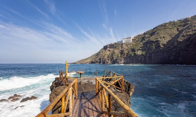 La Matanza de Acentejo House | Refreshing Escape at Lightbooking Window to the Sea Tenerife